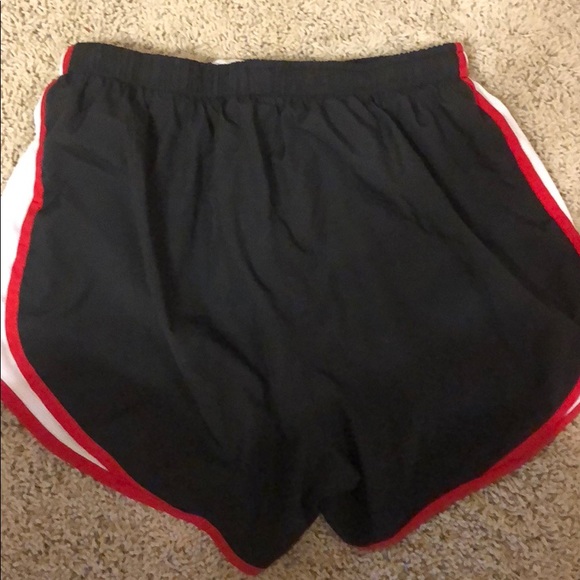 Nike shorts - Picture 2 of 2